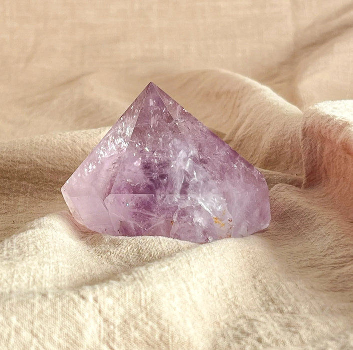 Amethyst Crystal Points – Wisdom, Intuition & Spiritual Healing